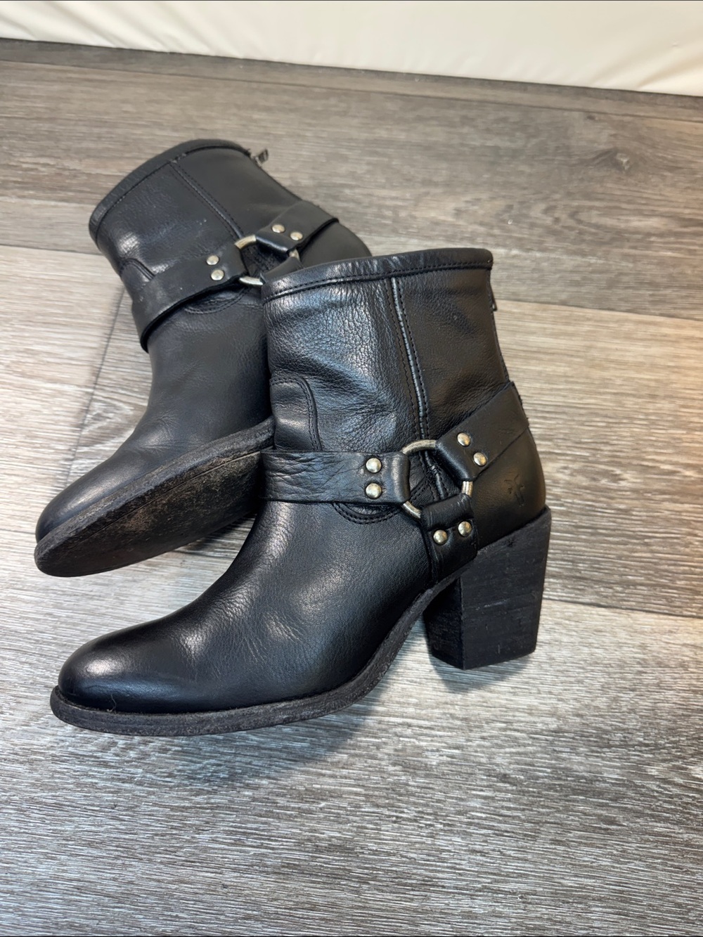 Frye Black Leather Harness Booties woman’s SZ 8 (h2) - Picture 2 of 11